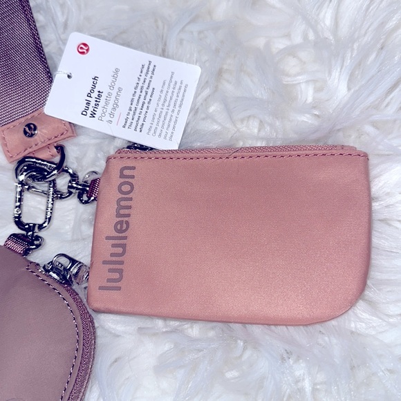 Lululemon Dual Pouch Wristlet NWT *LAST ONE!!* Pink Pastel/Twilight Rose  NWT - Picture 3 of 5